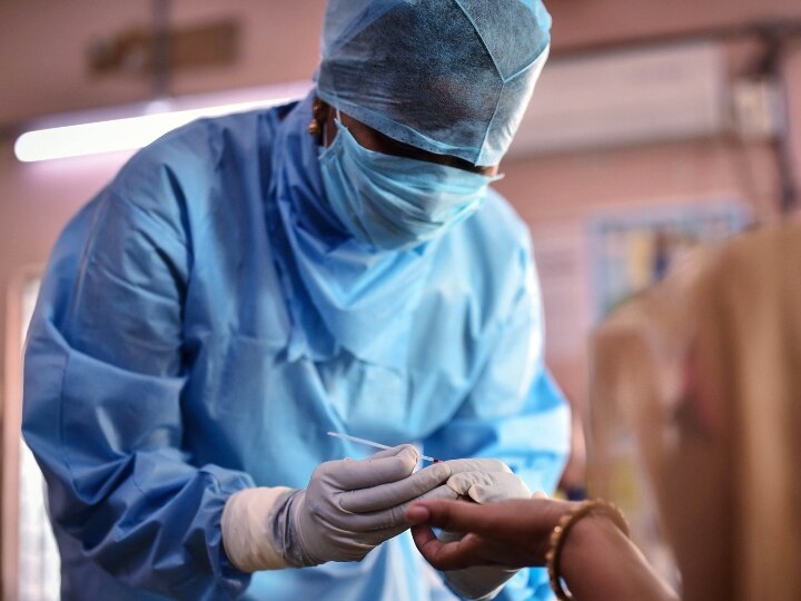 Telangana government gives permission to corona testing to private hospitals and labs fixed fee તેલંગણા સરકારે પ્રાઈવેટ હોસ્પિટલો અને લેબને આપી કોરોના ટેસ્ટિંગની મંજૂરી