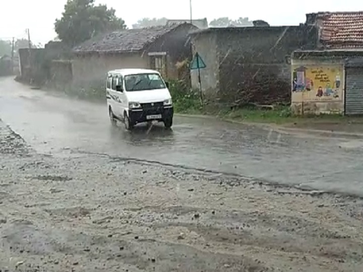 Now rainfall start in Saurashtra : today rain in Amreli, Junagadh, Bhavnagar and Botad સૌરાષ્ટ્રમાં વરસાદની ધમાકેદાર એન્ટ્રીઃ જાણો કયા કયા જિલ્લામાં પડી રહ્યો છે વરસાદ?