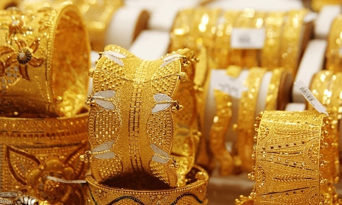 People are buying gold during the wedding and festive season, find out what the price is લગ્નસરા અને તહેવારની સિઝનમાં લોકો ખરીદી રહ્યા છે સોનું, જાણો કેટલો છે ભાવ