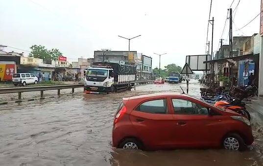 અમદાવાદીઓ માટે સારા સમાચાર! શહેરમાં આ તારીખે પડી શકે છે ભારે વરસાદ? જાણો Heavy Rainfall will be started in Ahmedabad on next 30th June અમદાવાદીઓ માટે સારા સમાચાર! શહેરમાં આ તારીખે પડી શકે છે ભારે વરસાદ? જાણો