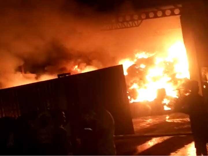 Fire in Jain Farm Company at Padra-Jambusar Highway પાદરા-જંબુસર હાઈવે પરની મોટી કંપનીમાં લાગી ભીષણ આગ, લોકોમાં મચી ગઈ અફરાતફી