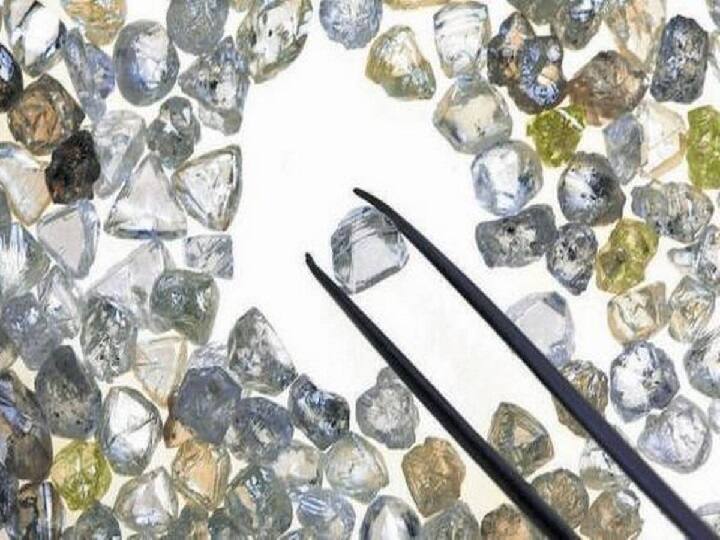 સુરતમાં આવતી કાલથી ફરી શરૂ થશે હીરા બજાર, કયા કયા નિયમોનં કરવું પડશે પાલન? જાણો વિગત SMC declare diamond market guideline , market start from tomorrow in Surat સુરતમાં આવતી કાલથી ફરી શરૂ થશે હીરા બજાર, કયા કયા નિયમોનં કરવું પડશે પાલન? જાણો વિગત