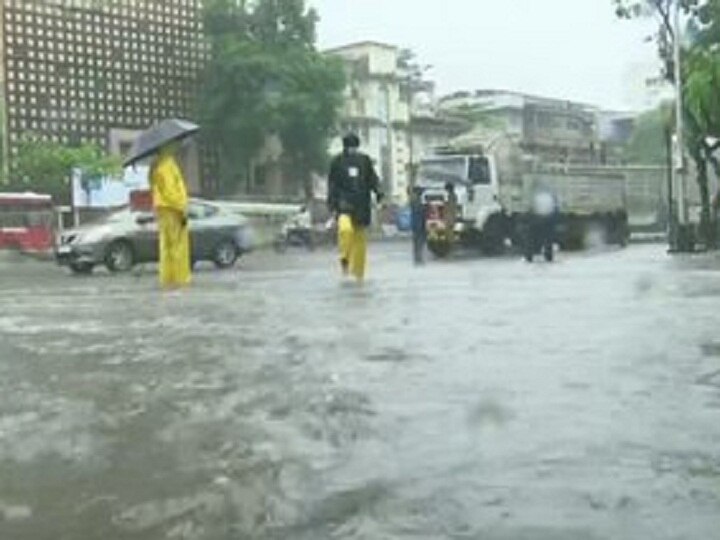heavy rain in mumbai today several parts waterlogged heavier rain predicted later in the day મુંબઈમાં સવારથી જ વરસી રહ્યો છે જોરદાર વરસાદ, અનેક વિસ્તારમાં ભરાયા પાણી