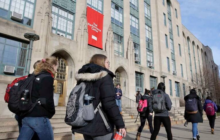 foreign students must leave US if classes go online Trump administration ટ્રમ્પના આ નિર્ણયથી બે લાખ ભારતીય વિદ્યાર્થીઓ પર પડશે મોટી અસર, જાણો વિગતે