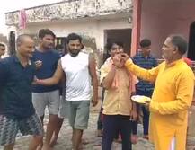 Vikas Dubey Encounter: બિકરૂ ગામના લોકોએ મીઠાઇ વહેંચી, કહ્યું- આતંકના યુગનો અંત થયો