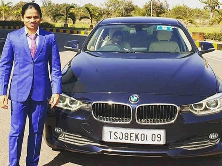 financial crisis: star Runner dutee chand wants to sell her bmw car લૉકડાઉનના કારણે આ ખેલાડીને ઉભી થઇ પૈસાની તંગી, વેચવા કાઢી પોતાની BMW કાર