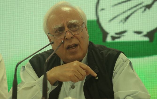 kapil sibal on crisis in the Rajasthan Congress government રાજસ્થાનના રાજકીય સંકટ પર કૉંગ્રેસ નેતા કપિલ સિબ્બલે કહ્યું, - શું ઘોડા તબેલામાંથી નિકળી ગયા પછી...