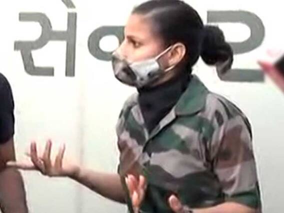 રાતોરાત સ્ટાર બનેલી મહિલા કોન્સ્ટેબલ સુનિતા યાદવ પોલીસ હેડક્વાર્ટર પહોંચી પછી..... રાતોરાત સ્ટાર બનેલી મહિલા કોન્સ્ટેબલ સુનિતા યાદવ પોલીસ હેડક્વાર્ટર પહોંચી પછી.....