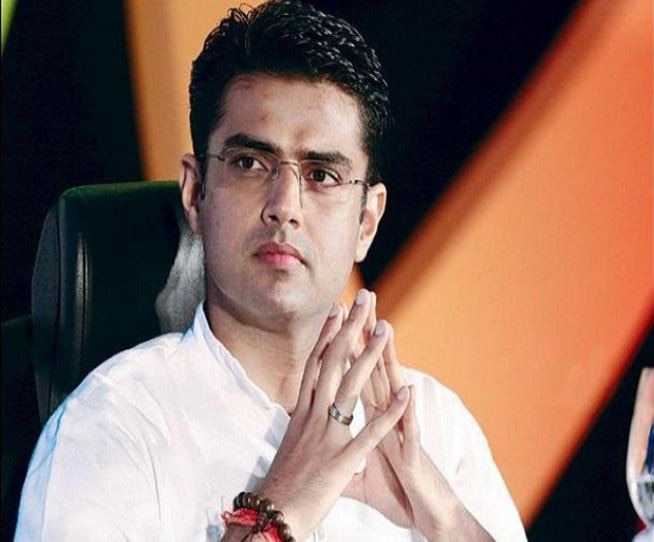 sachin pilot changes his bio on twitter after being removed as rajasthan deputy cm સચિન પાયલટે ટ્વિટર બાયોમાંથી કોનો ઉડાવી દીધો છેદ, જાણીને ચોંકી જશો