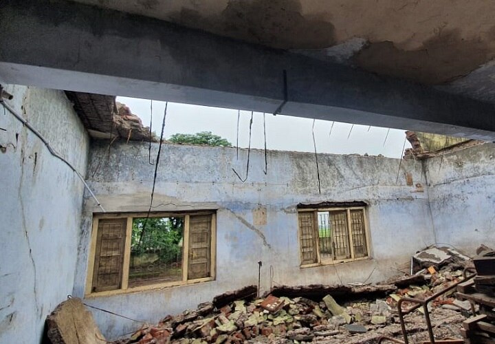 Earthquake in Rajkot district, school roof collapse  રાજકોટઃ ભૂકંપનો આંચકો આવતાં સ્કૂલની છત થઈ ધરાશાઇ, જાણો વિગત