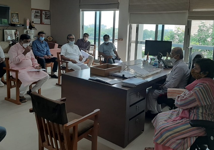 Gujarat govt big decision for primary teachers grade pay, old circular cancel રાજ્યના પ્રાથમિક શિક્ષકો સામે રૂપાણી સરકાર ઝૂકી, જાણો શિક્ષકોના ફાયદામાં શું લીધો મોટો નિર્ણય?
