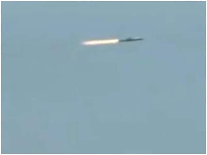 india successfully tested dhruvastra missile ભારતે ચીન સાથેના તણાવની વચ્ચે કર્યુ મેડ ઇન ઇન્ડિયા 'ધ્રુવાસ્ત્ર' મિસાઇલનુ સફળ પરીક્ષણ