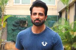 સોનૂ સૂદે પ્રવાસી મજૂરોને રોજગાર અપાવવા માટે શરૂ કર્યું ઓનલાઈન પોર્ટલ