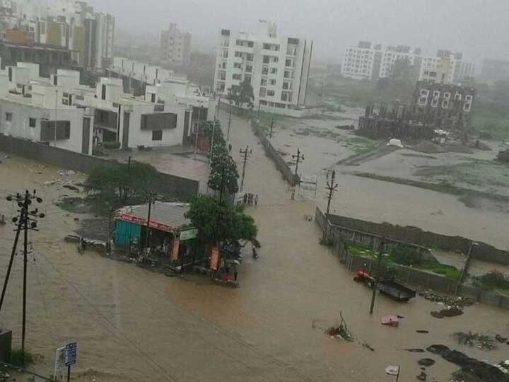 8 Inch rain in Umarpada at Surat ગુજરાતમાં કયા તાલુકામાં 8 ઈંચ જેટલો વરસાદ ખાબકી ગયો, જોવા મળી જળબંબાકારની સ્થિતિ