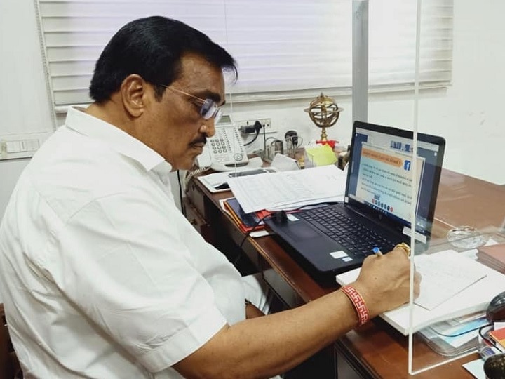 Gujarat BJP president CR Patil big reaction on Congress former MLAs before by poll  કોંગ્રેસ છોડીને ભાજપમાં આવેલા પૂર્વ ધારાસભ્યો મુદ્દે સી.આર. પાટીલે શું આપ્યું મોટું નિવેદન? જાણો વિગત