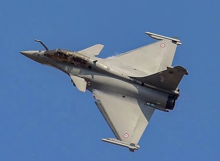 Rafale fighters take off from france for india ભારત આવવા માટે ફ્રાંસથી 5 રાફેલ ફાઈટર જેટે ઉડાણ ભરી, 29 જુલાઈએ વાયુસેનામાં થશે સામેલ