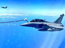 રાફેલે હવામાં બતાવી તાકાત, 30 હજાર ફૂટની ઉંચાઇએથી હવામાં જ ભર્યુ ઇંધણ, જુઓ અદભૂત તસવીરો