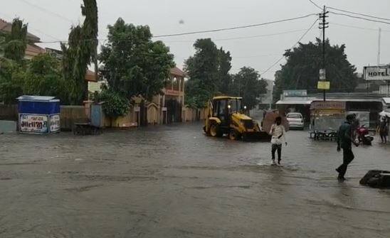 Heavy Rainfall in Saurashtra on today આજે સવારે સૌરાષ્ટ્રના કયા-કયા વિસ્તારોમાં ધોધમાર વરસાદ વરસ્યો, આ જગ્યાએ 2 કલાકમાં 4 ઈંચ વરસાદ ખાબક્યો