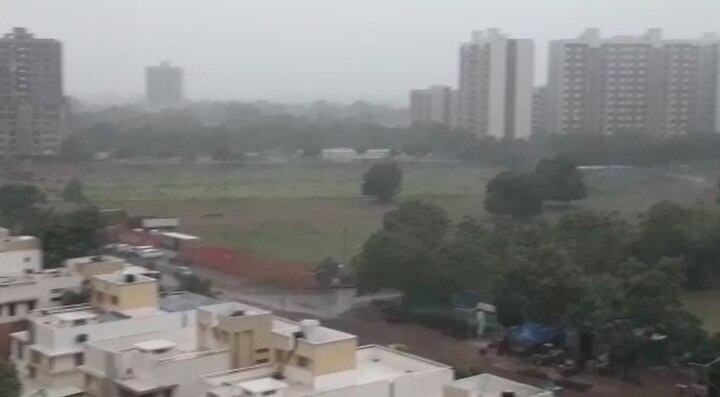 Rain in Ahmedabad after long time  અસહ્ય ઉકળાટ બાદ અમદાવાદમાં વરસાદનું આગમન, વાતાવરણમાં પ્રસરી ઠંડક