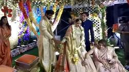 કોરોના કાળમાં આ સુપરસ્ટારે 30 લોકોની હાજરીમાં ગર્લફ્રેન્ડ સાથે કરી લીધા લગ્ન, સાત ફેરા લેતો વીડિયો વાયરલ