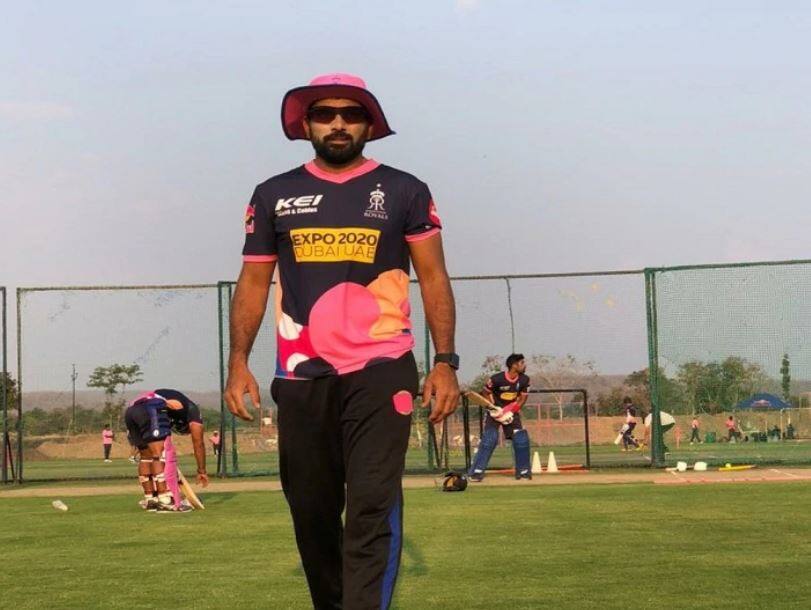 IPL 2020 Rajasthan Royals fielding coach gets covid 19 positive IPL 2020: UAE રવાના થતા પહેલા જ રાજસ્થાન રોયલ્સ સુધી પહોંચ્યો કોરોના, ફિલ્ડિંગ કોચ સંક્રમિત