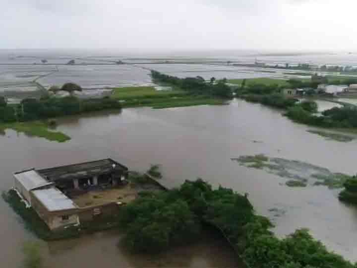 Heavy Rainfall in Junagadh Village ધોધમાર વરસાદને પગલે સૌરાષ્ટ્રના કયા ગામો બેટમાં ફેરવાયા? જુઓ પહેલીવાર સામે આવ્યા આકાશી દ્રશ્યો