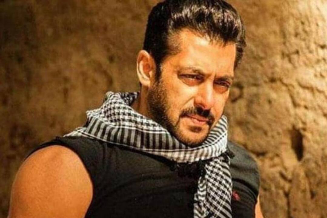 A criminal arrested who planning to kill salman khan સલમાન ખાનની હત્યાનુ કાવતરુ ઘડનારા શખ્સને પોલીસે ઝડપી પાડ્યો, મુંબઇમાં કરી હતી સલમાનની રેકી