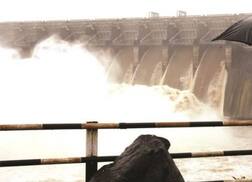 ગુજરાતમાં ભારે વરસાદના કારણે ડેમ ઓવરફ્લો થતાં આ મોટા બંધમાંથી પાણી છોડાવાનું કરાયું શરૂ, જાણો કોઈને ખતરો છે કે નહીં ?