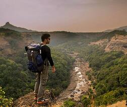 Tips to Travel Alone: એકલા પ્રવાસ કરતી વખતે કઈ બાબતો રાખશો ધ્યાનમાં