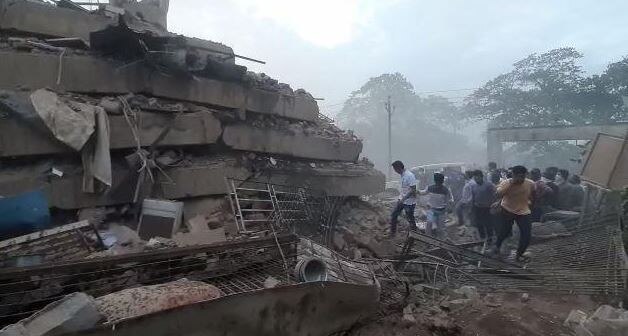 Raigarh Buidling Collapse: મહારાષ્ટ્રના રાયગઢમાં 5 માળની બિલ્ડિંગ ધરાશાયી, અનેક લોકો દબાયાની આશંકા