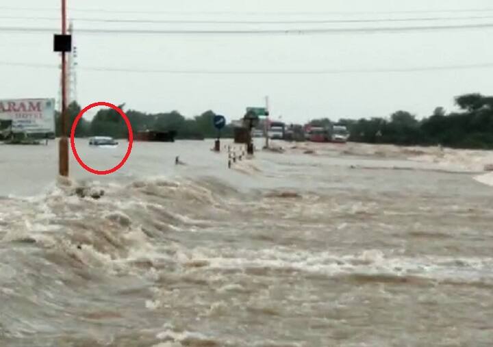 સૌરાષ્ટ્રનો કયો હાઈ-વે પાણીમાં ગરકાવ થતાં વાહન-વ્યવહાર થયો ઠપ્પ? જાણો વિગત Morbi Kutch Highway Flooded after heavy rains સૌરાષ્ટ્રનો કયો હાઈ-વે પાણીમાં ગરકાવ થતાં વાહન-વ્યવહાર થયો ઠપ્પ? જાણો વિગત