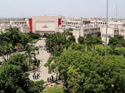 વિદ્યાર્થીની પર બળાત્કારના કેસમાં જેલવાસ ભોગવતા ગુજરાતની ખાનગી યુનિવર્સિટીના સ્થાપકનું કઈ રીતે થયું મોત? જાણો વિગત