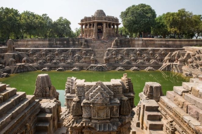 Modhera Sun Temple in Gujarat Facts You Should Know About the Famous Sun Temple at modhera Modhera Sun Temple: મોઢેરાના સૂર્યમંદિર વિશે આ વાત તમે નહીં જાણતા હોવ, PM મોદીએ શેર કર્યો હતો વીડિયો