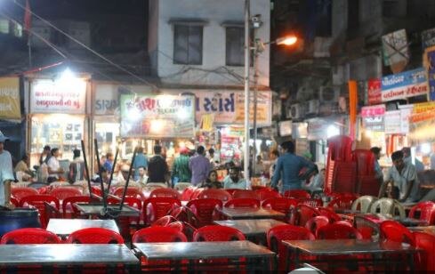 Ahmedabad, Manekchowk Food Market Closed After incident of Dispute અમદાવાદનું કયું જાણીતું ખાણીપીણી બજાર બંધ કરાયું,  જાણો વિગતે