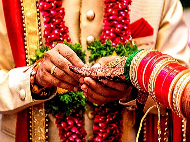 1600 marriages on Sunday in Ahmedabad, people confuse due to Curfew in city અમદાવાદમાં 22 તારીખે 1600 લગ્ન, કર્ફ્યૂને કારણે શું થશે તેની સૌને ચિંતા