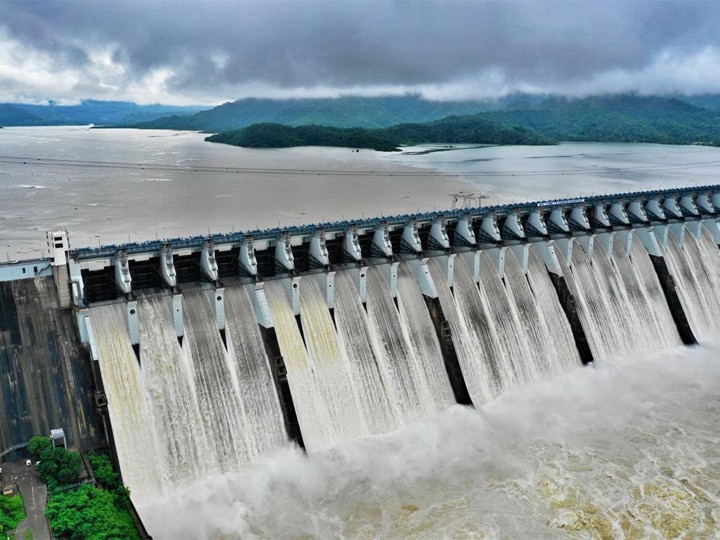 Gujarat Rains: Narmada Dam 23 Gates open નર્મદા ડેમની સપાટી 132 મીટરને આંબી ગઈ, હાલ કેટલા ક્યુસેક પાણી નદીમાં છોડાયું? જાણો