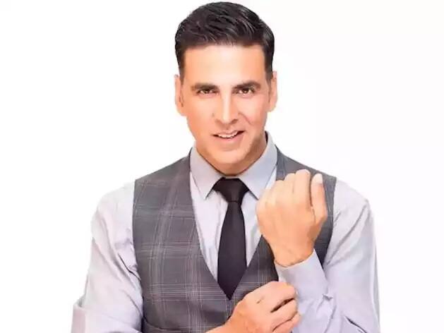 video: Actor akshay kumar with bear grylls બેયર ગ્રિલ્સની સાથે ખતરનાક એડવેન્ચર્સ કરતાં દેખાયો અક્ષય કુમાર, સ્ટન્ટ કરતો વીડિયો વાયરલ