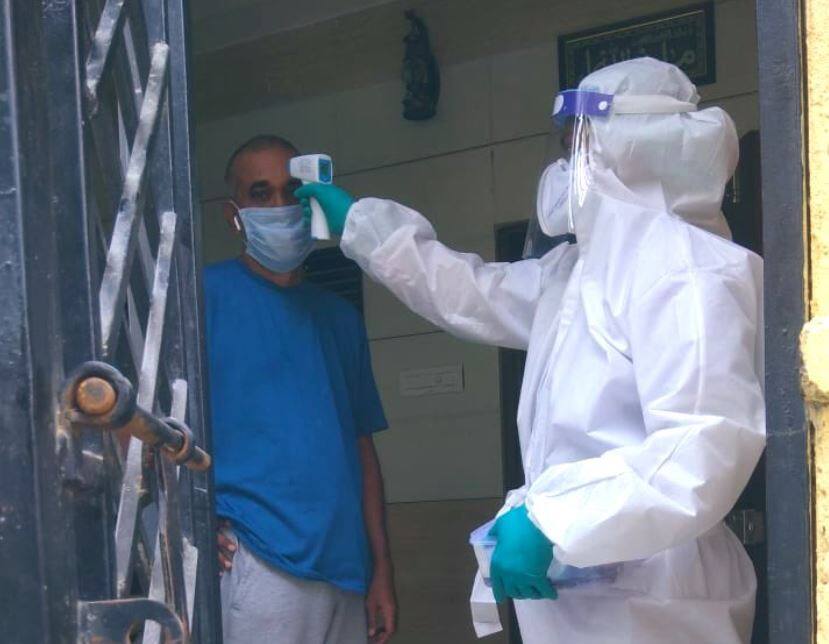 અમદાવાદઃ ઓઢવના આગમન પાર્કમાં 1150 લોકો કન્ટેનમેન્ટ ઝોનમાં મુકાયા, આજે ક્યા વિસ્તારો થયા માઇક્રો કન્ટેનમેન્ટમાં સામેલ, જુઓ લિસ્ટ Ahmedabad 15 new areas declared as micro containment zone check list અમદાવાદઃ ઓઢવના આગમન પાર્કમાં 1150 લોકો કન્ટેનમેન્ટ ઝોનમાં મુકાયા, આજે ક્યા વિસ્તારો થયા માઇક્રો કન્ટેનમેન્ટમાં સામેલ, જુઓ લિસ્ટ