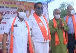 C. R. પાટીલના કાર્યક્રમમાં મતવિસ્તારના ભાજપના ધારાસભ્ય ગેરહાજર, જાણો શું છે કારણ ?