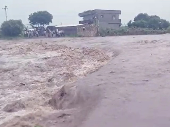 Weather Update: 5 Inch heavy rainfall in Gir Gadhada village સૌરાષ્ટ્રના આ વિસ્તારમાં માત્ર બે કલાકમાં પાંચ ઈંચ વરસાદ ખાબક્યો? નદીમાં પૂર જેવી સ્થિતિ સર્જાઈ