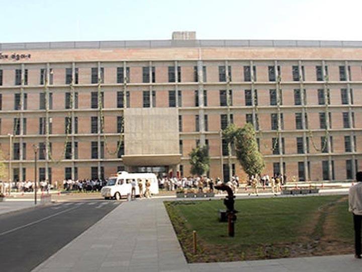 9 Class one officer transfer in Gujarat રેવન્યુ વિભાના કયા નવ ક્લાસ વન અધિકારીની બદલીના ગુજરાત સરકારે આદેશ કર્યાં? જાણો કયા અધિકારીને ક્યાં કરાઈ બદલી