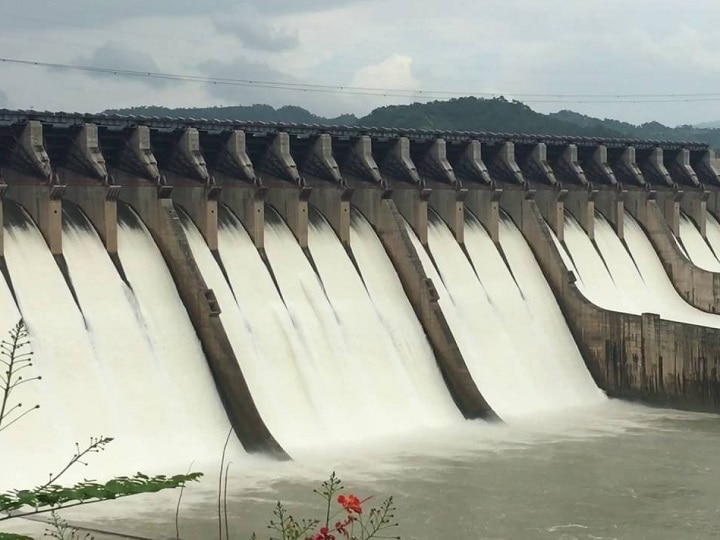 Narmada's Sardar Sarovar dam any time overflow  સરદાર સરોવર ડેમ ગમે ત્યારે 138 મીટરની સપાટીએ પહોંચશે, આ સિઝનમાં પહેલીવાર પહોંચશે મહત્તમ સપાટીએ