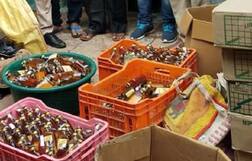 લોકડાઉનમાં ફોટોગ્રાફીનો ધંધો ઠપ્પ થતાં બે ગુજરાતી યુવતીઓ બની બુટલેગર, મહારાષ્ટ્રથી દારૂ કારમાં ભરી રાજ્યમાં મારી એન્ટ્રી ને.....