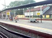 વડોદરાઃ બે પત્નિના પતિ વિધર્મી યુવકે પોતે હિંદુ હોવાનું કહીને યુવતી સાથે રેલ્વે કેબિનમાં બાંધ્યા શારીરિક સંબંધ, યુવકની અસલિયતનો કોણે ફોડ્યો ભાંડો ?