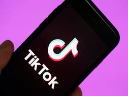 Tiktok પર ફોલોઅર્સ વધારવા પતિના મોતનો ફેક વીડિયો કર્યો વાયરલ, લોકો શોક મનાવવા ઘરે પહોંચી ગયા