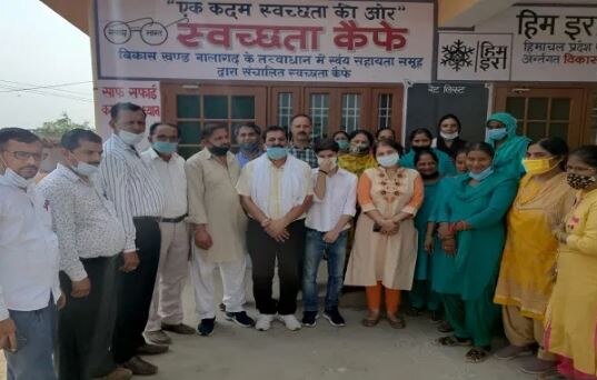 Swachhta Cafe opened in Nalagarh started a scheme for eradicating polythene single use plastic દેશના આ શહેરમાં પ્લાસ્ટિકના બદલામાં જમવાનું આપતા સ્વચ્છતા કેફેની શરૂઆત, જાણો કેટલું સસ્તુ છે જમવાનું ?