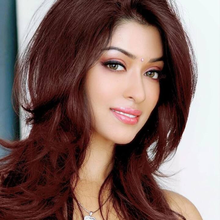 પાયલ કોલકત્તાની રહેવાસી છે, અને તેને સેન્ટ પૉલ્સ મિશન સ્કૂલમાંથી અભ્યાસ પુરો કર્યો છે. સાથે સાથે તેને કોલકત્તાની સ્કૉટિશ ચર્ચ કૉલેજથી ગ્રેજ્યૂએશન પણ કર્યુ છે, તે હાલ મુંબઇમાં રહી રહી છે.