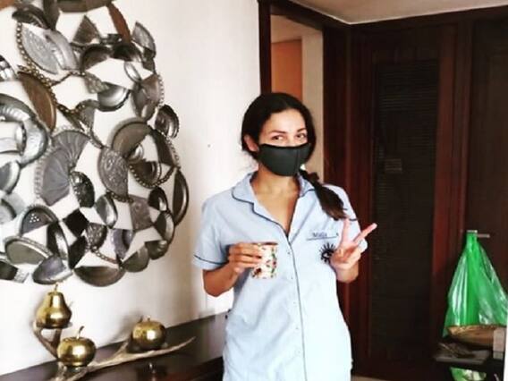 બોલિવૂડની આ હોટ એક્ટ્રેસે કોરોનાને આપી મ્હાત, બે અઠવાડિયા બાદ નીકળી ઘરમાંથી બહાર