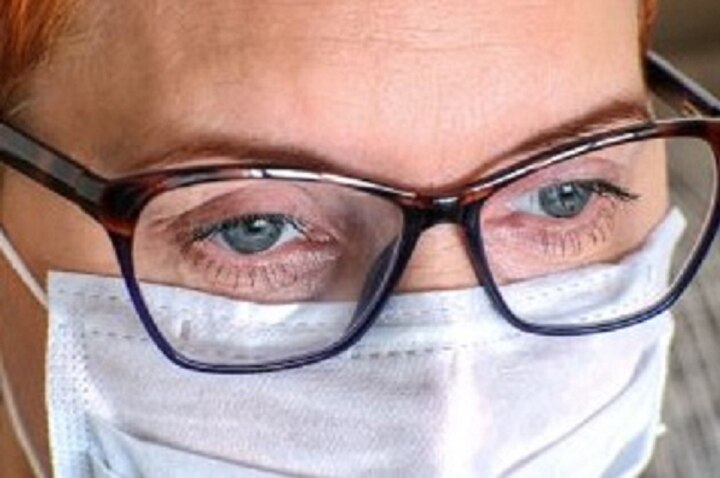 coronavirus can wearing glasses reduce risk of infection finds a new study Coronavirus: શું ચશ્મા વાયરસને ફેલાતો રોકી શકે છે? રીસર્ચમાં થયો આ મોટો ખુલાસો