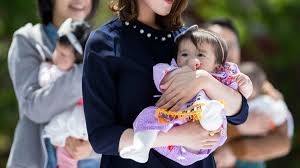 japan government will provide rs five lakh cash for married વિશ્વનો આ ધનિક દેશ વસતી વધારવા લગ્ન કરનારા કપલને આપશે ચાર લાખ રૂપિયા, દંપતિઓને વધારે બાળકોને જન્મ આપવા અપીલ